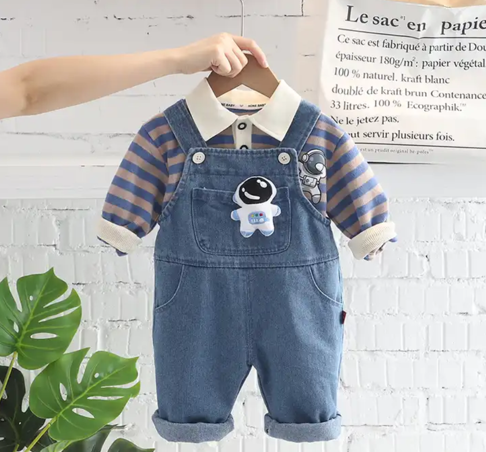 Conjunto overol en jean con astronauta para niño